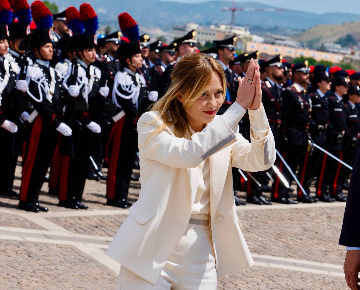 Il "Times" applaude il record di Giorgia. "Una longevità str