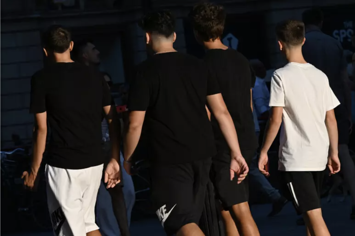 Torino, a 14 anni guida una baby gang tra rapine e