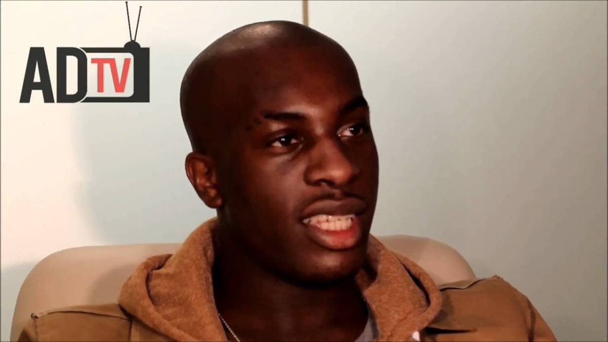 Ucciso a coltellate Talay Riley: chi era il cantau