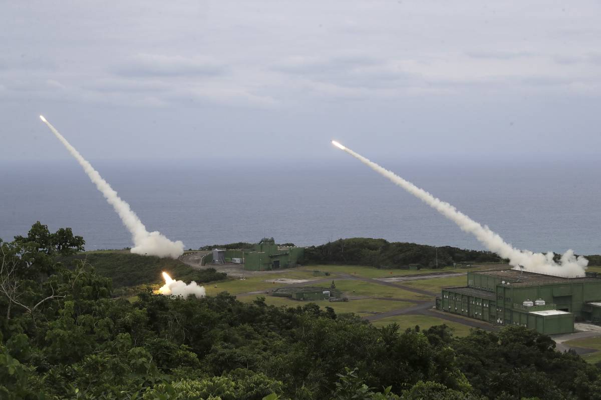 Missili e artiglieria in prima linea: così Taiwan prepara la