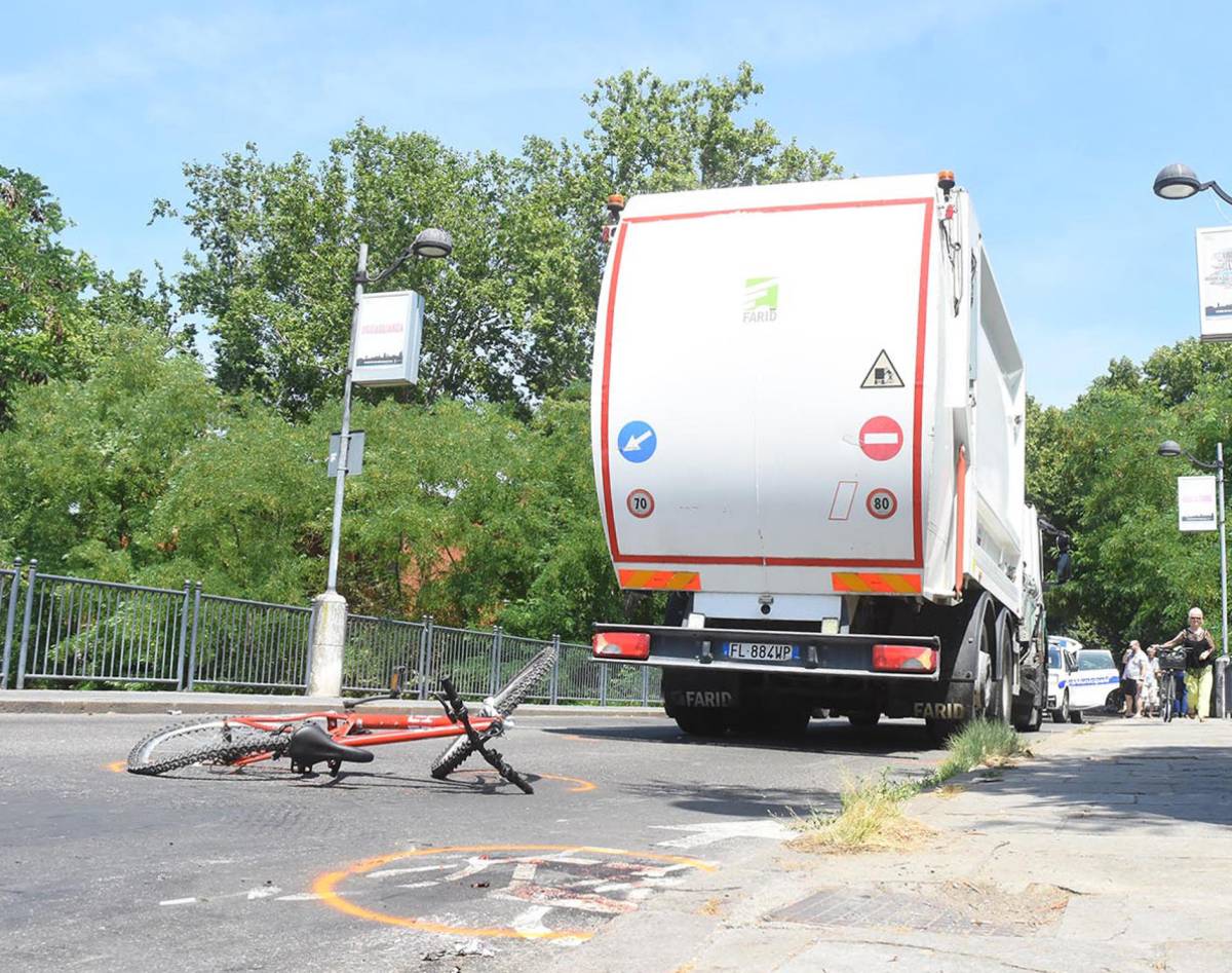Undicenne investito da un camion a Reggio Emilia