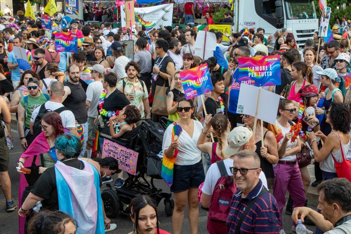 Chiarimenti su insulti a Matteo Salvini al Pride