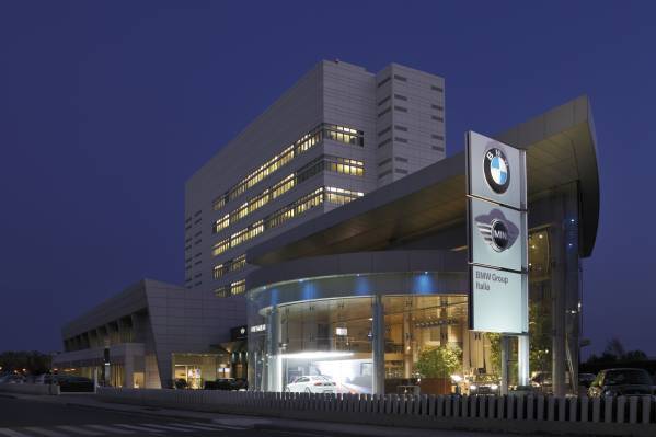 https://img.ilgcdn.com/sites/default/files/styles/xl/public/foto/2026/07/02/1782988929-bmw2.jpeg?_=1782988929