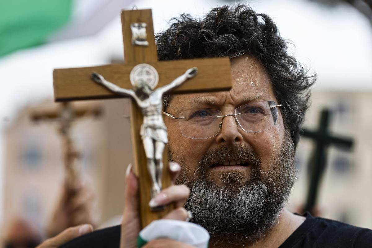"Io vittima, mi fidavo di Adinolfi perché parlava di Dio. Mi ha portato via i risparmi di una vita"
