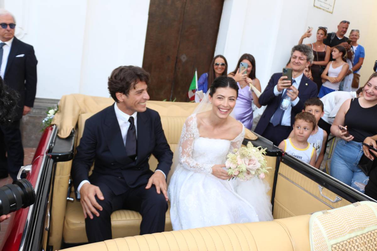 L’incontro a Roma, la cena a Positano, le nozze lampo: la storia d’amore tra Alessandra Mastronardi e Gianpaolo Sannino