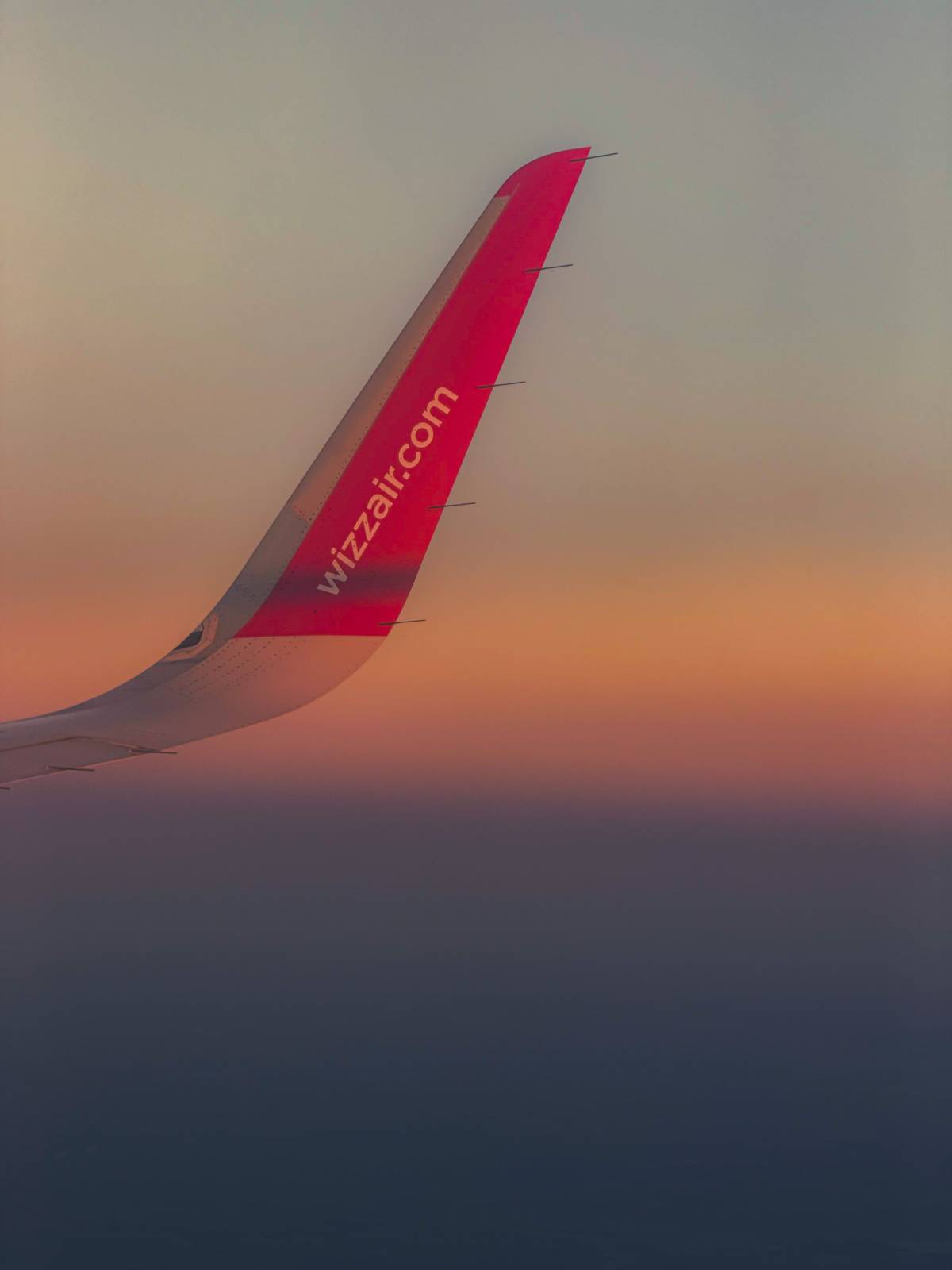 Quel disastro aereo sfiorato per soli due secondi. Cosa è successo al volo Wizz Air da Londra ad Atene