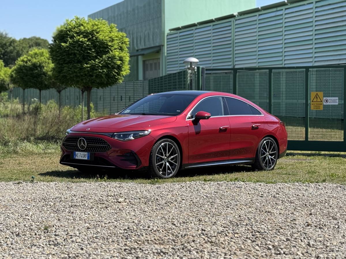https://img.ilgcdn.com/sites/default/files/styles/xl/public/foto/2026/07/13/1783958881-mercedes-cla-hybrid-2026-prova-ilgiornale-consumi.jpg?_=1783958883
