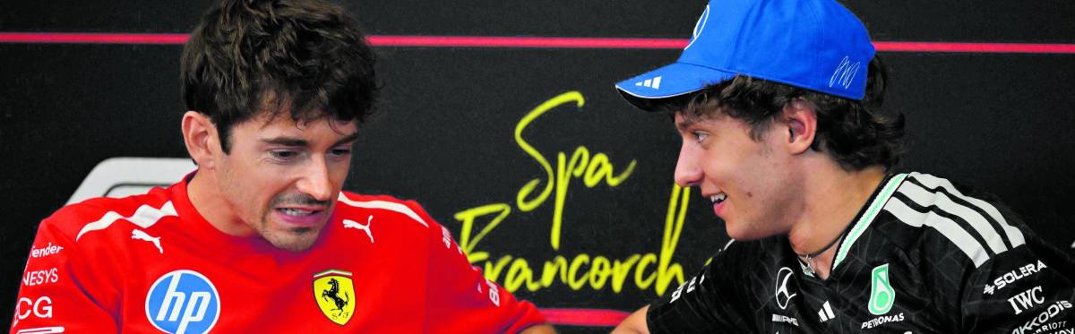 Pilota di Formula 1 in conferenza stampa parla di strategia e preparazione mentale per il circuito belga, immagine di approfondimento
