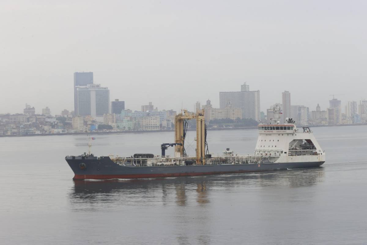 La Russia vara la petroliera militare Aleksei Shein: rafforzata la capacità logistica della Flotta del Baltico