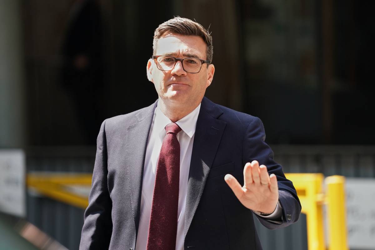 È il giorno di Burnham: per il premier Labour una squadra semi-nuova