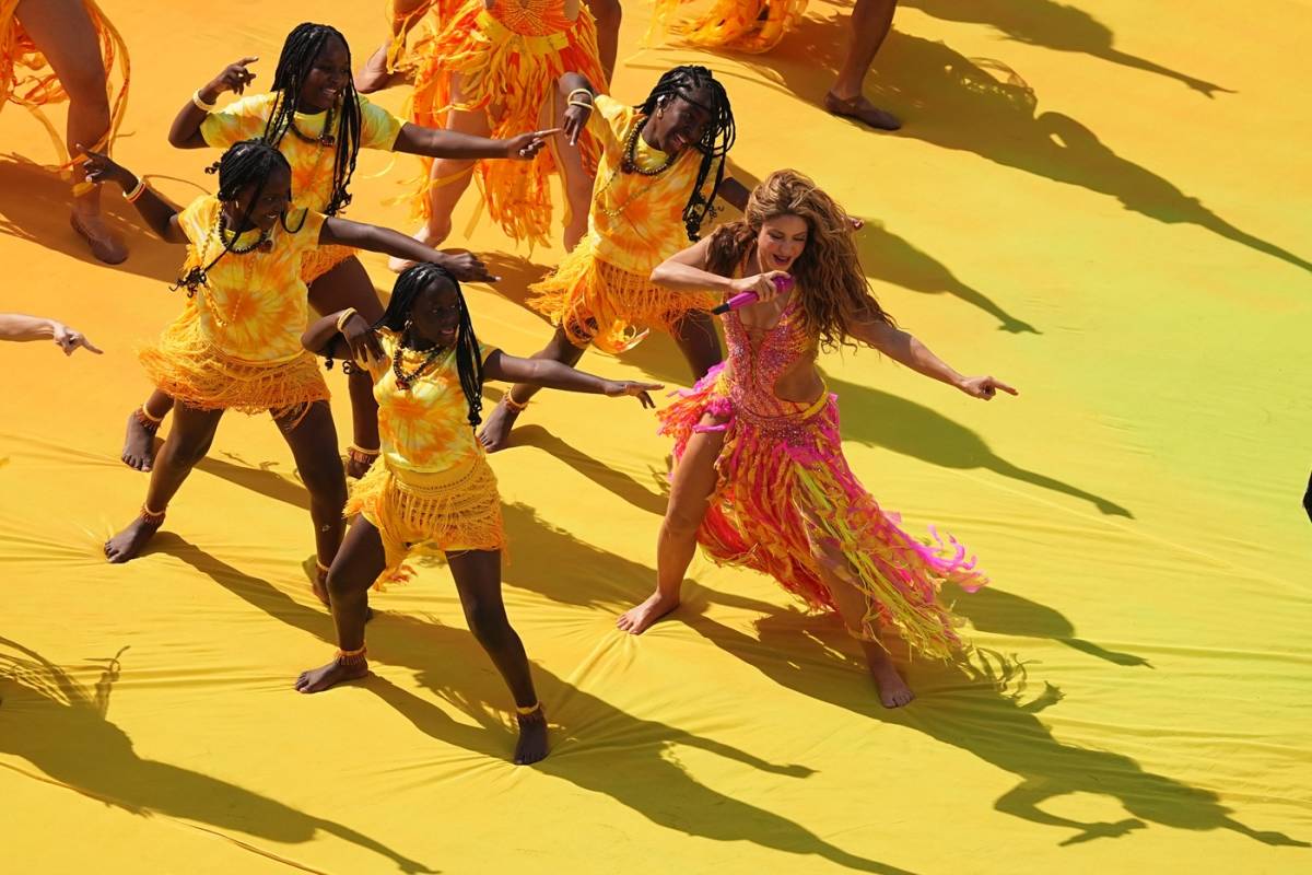 Finale Mondiale 2026, tutti pazzi per Shakira: indossa un abito con 200 mila cristalli Swarovski