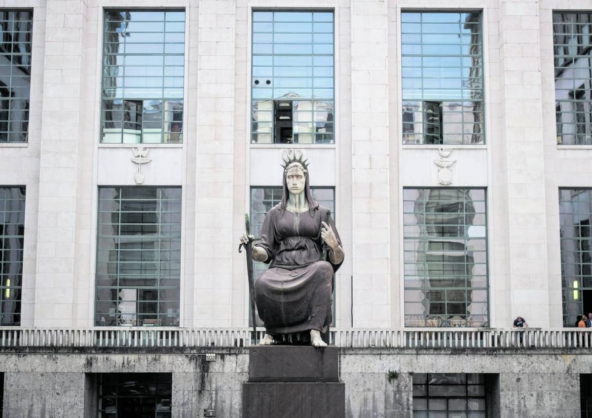 Cancelliere tenta di intascarsi un milione dal Fondo Giustizia