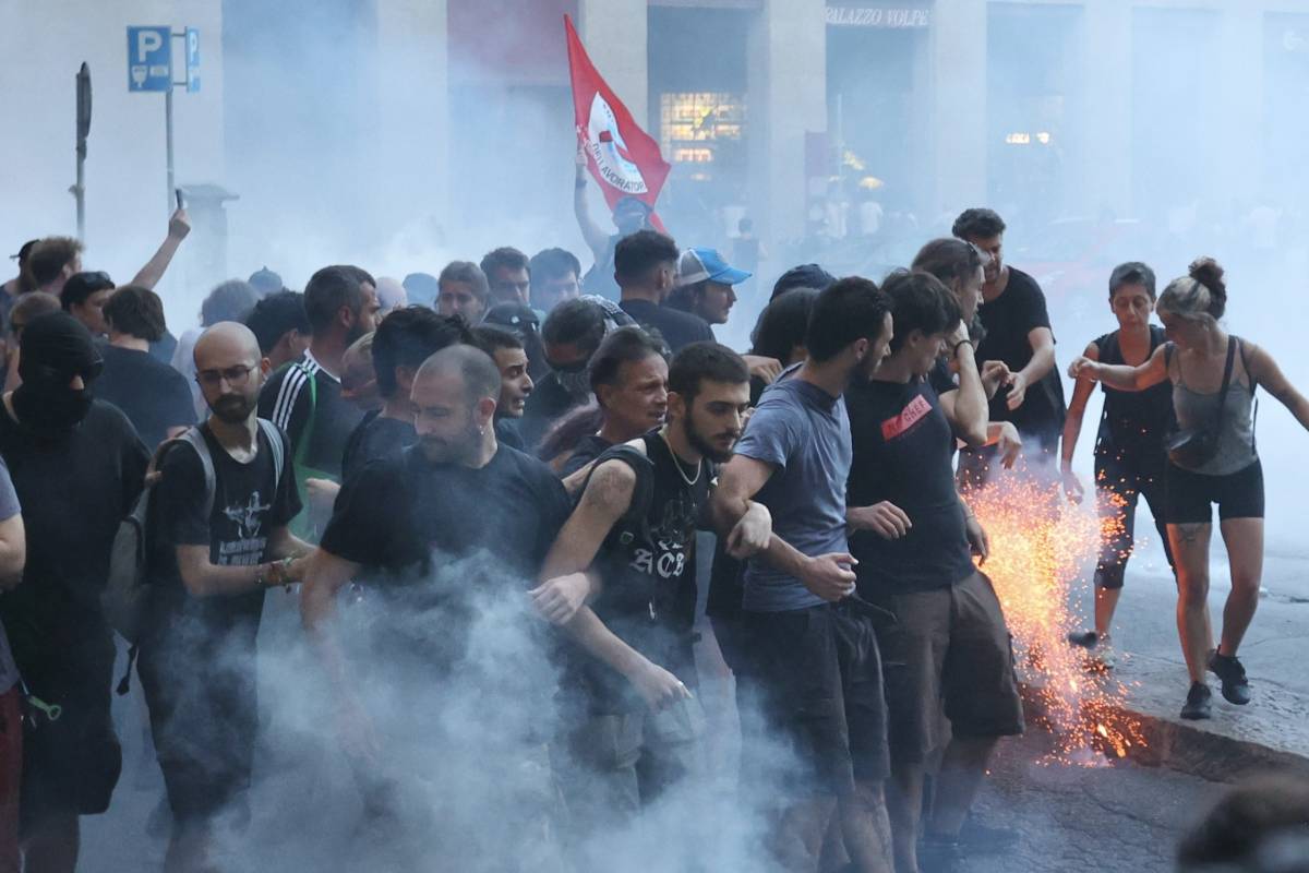 Dai Cobas ai No Kings, ecco la rete pericolosa che cavalca la causa del marocchino morto