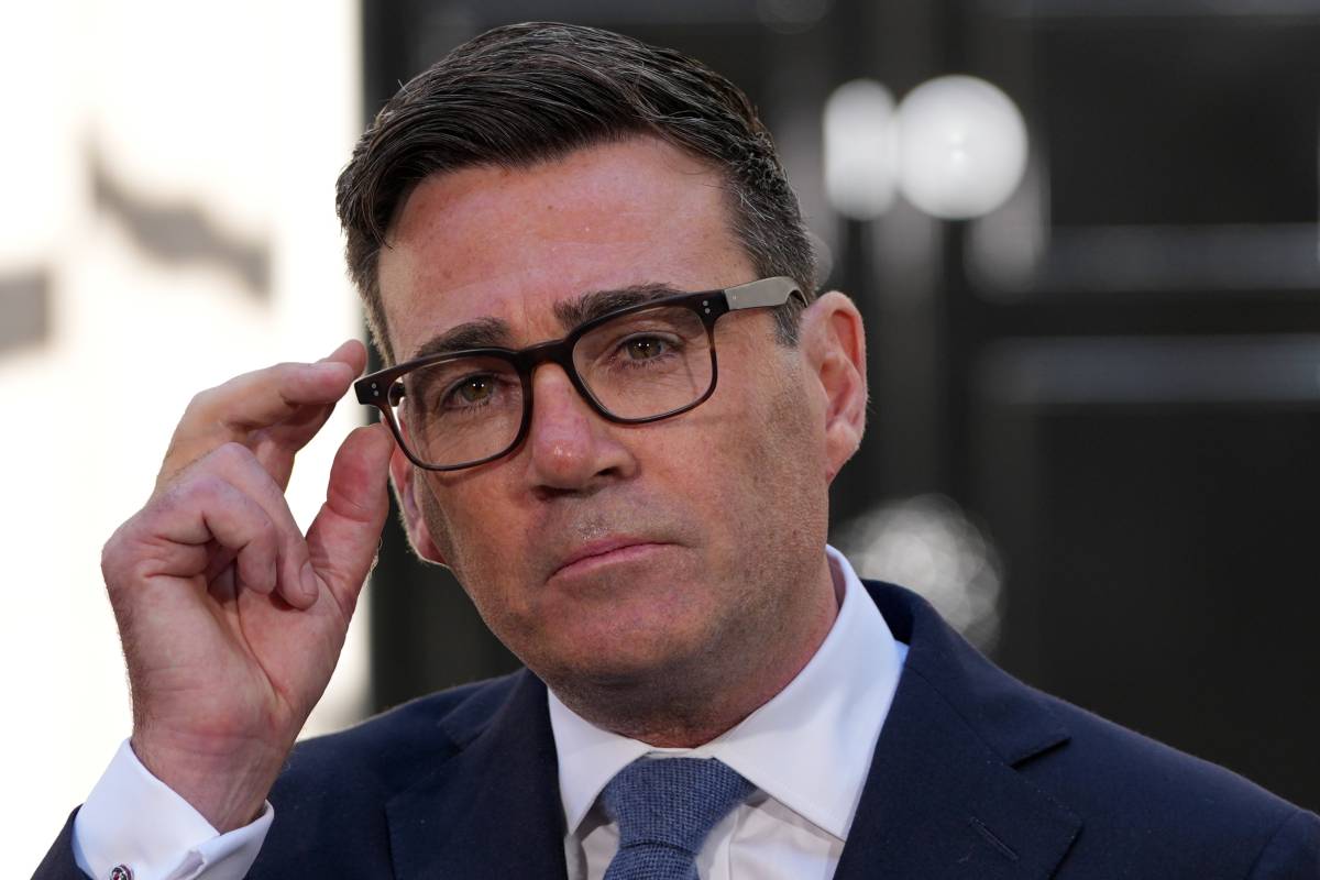 Burnham toglie l'Iva sulle bollette e purga i fedelissimi di Starmer