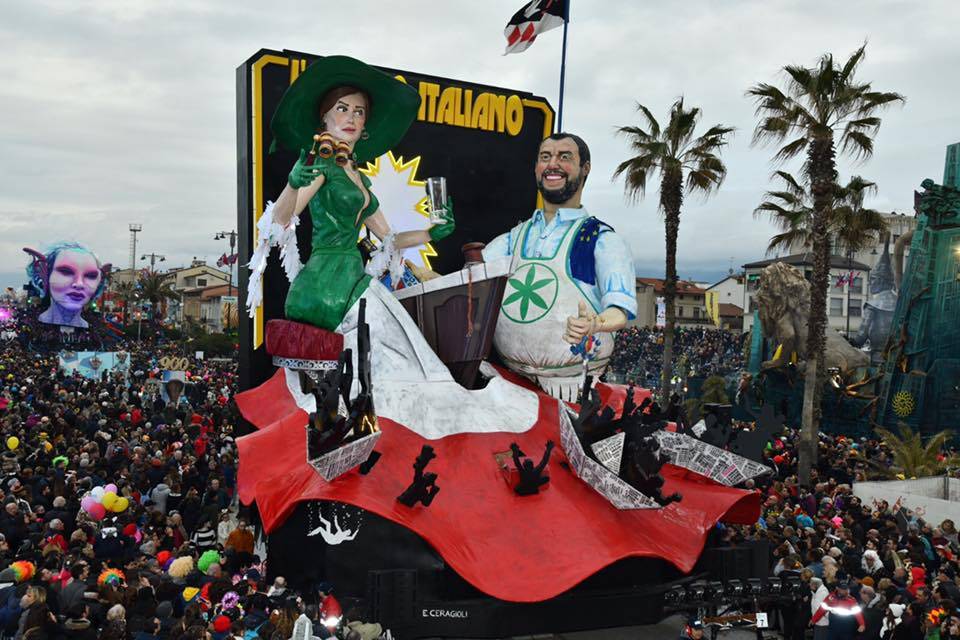 Carnevale di Viareggio, i carristi disertano la visita di Salvini: "Non apriamo a chi incita all'odio"