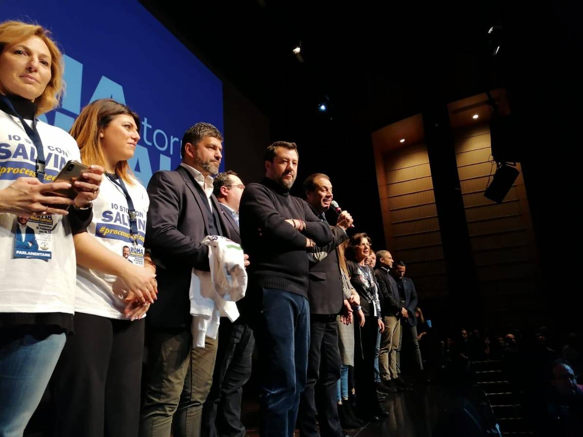 Salvini contro le Sardine: "Chi vuole cambiare decreti sicurezza è contro la lotta alla mafia"