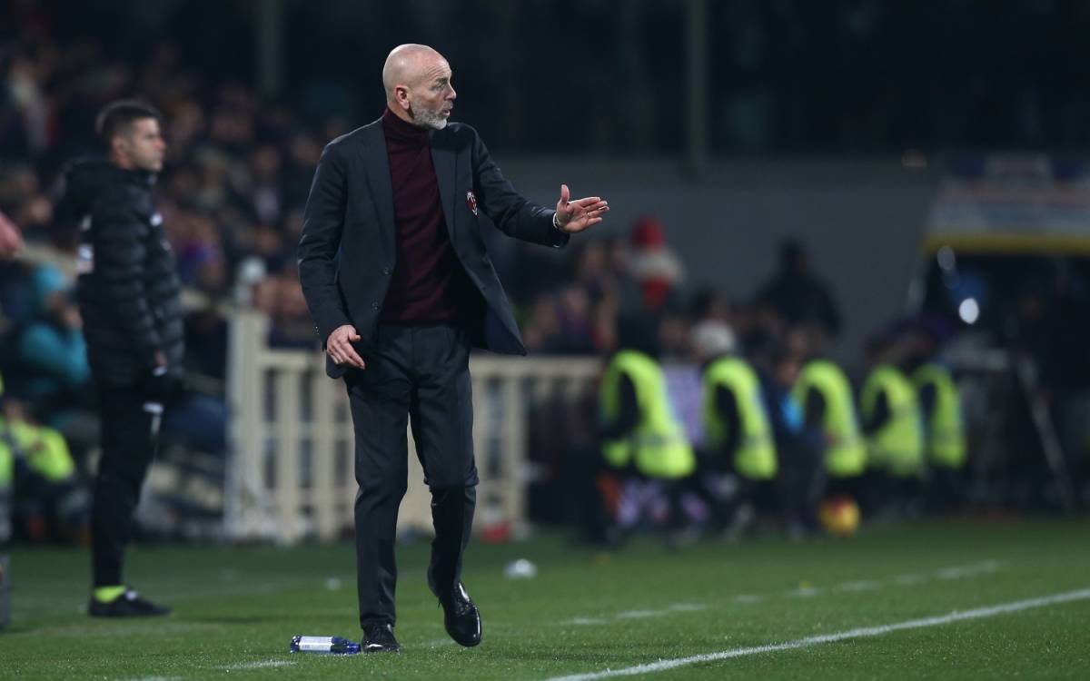 Milan furioso per il rigore assegnato alla Fiorentina. Pioli e Maldini: "Infastiditi"