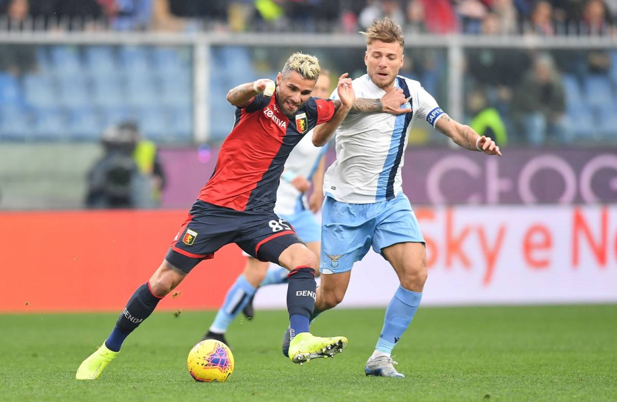 La Lazio vince 3-2 contro il Genoa e risponde alla Juve. Roma-Lecce 4-0