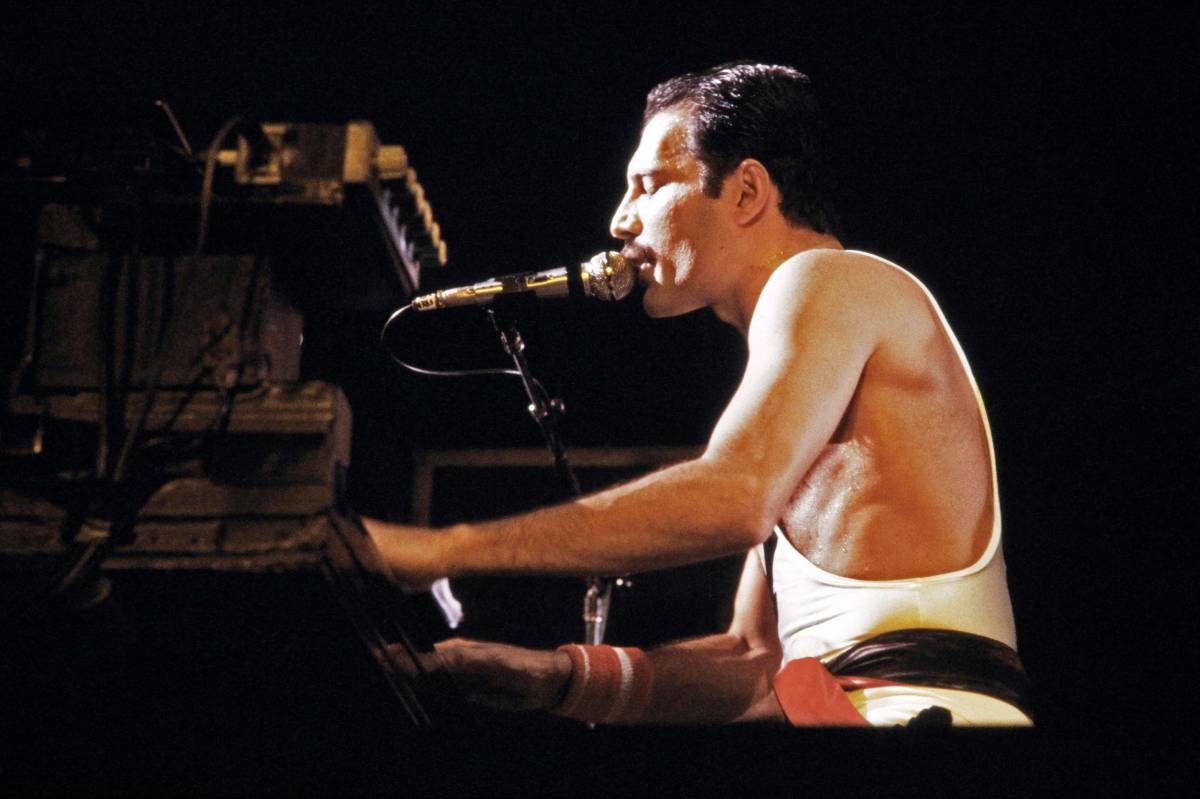 Perché Freddie Mercury non si fece mai sistemare i denti