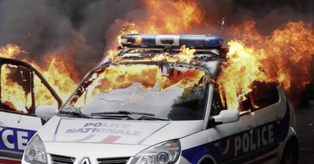 Halloween violento in Francia: ​"Armatevi e colpite la polizia"