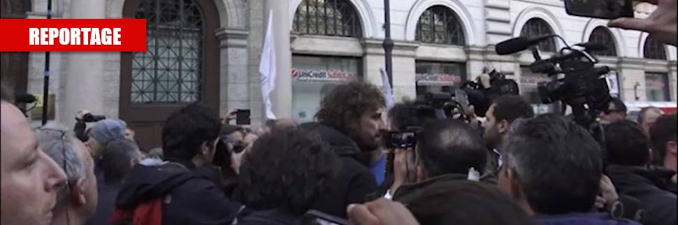 Tensione nella piazza dei 5S: aggredita la Iena Filippo Roma