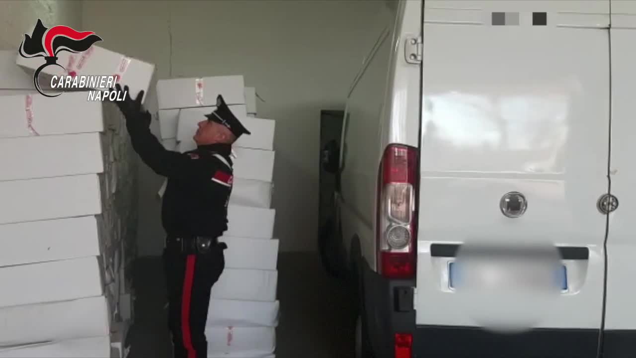 Le immagini del sequestro del tabacco di contrabbando