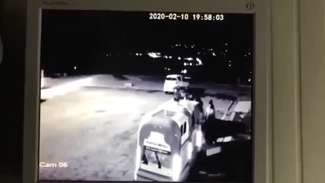 Così sversano i rifiuti a Posillipo