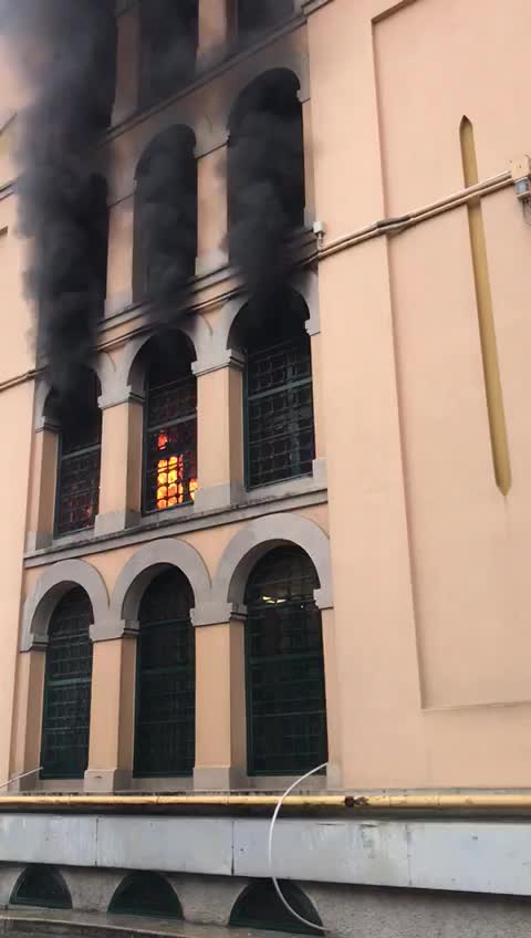 Coronavirus, il carcere di San Vittore in fiamme