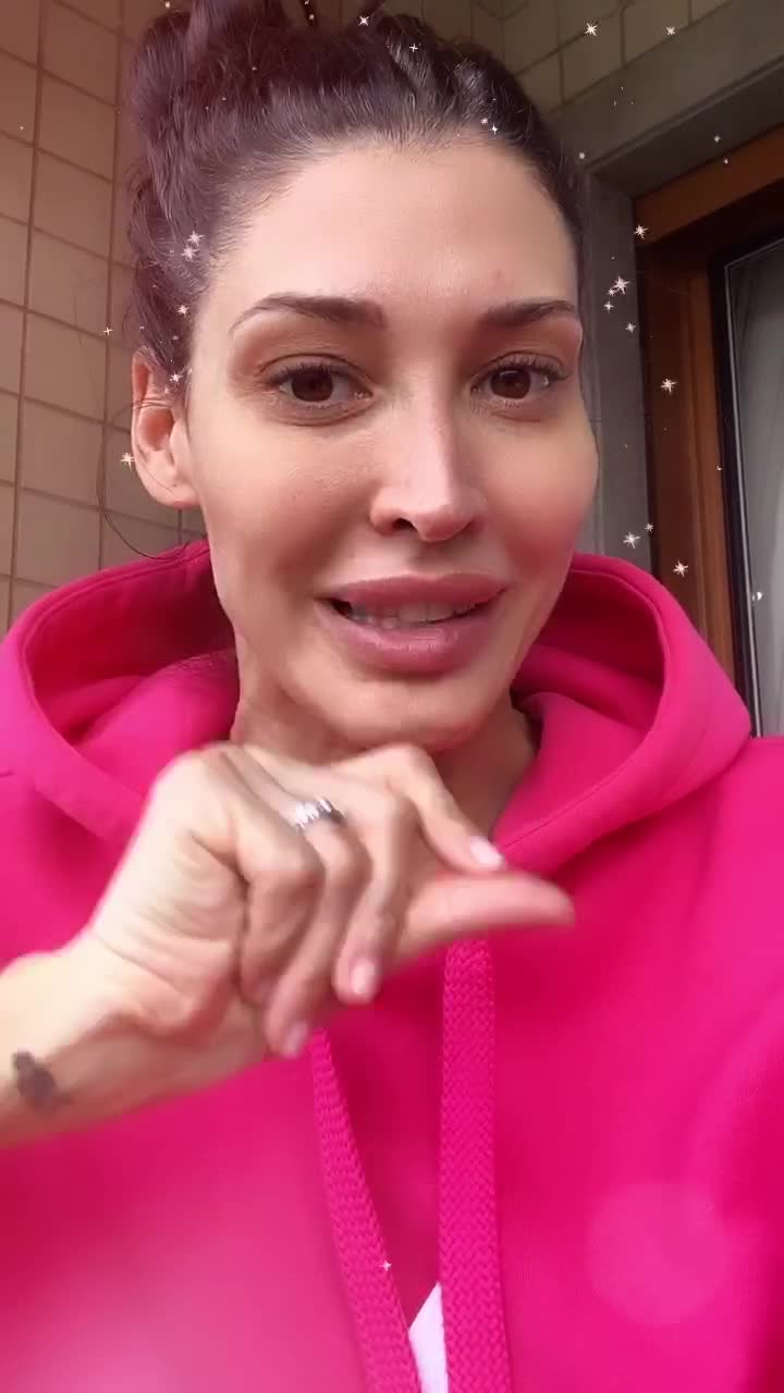 Giorgia Venturini saluta i lettori