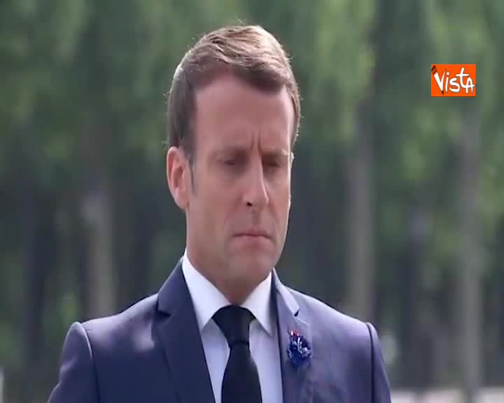 Macron celebra senza pubblico i 75 anni dalla fine della Seconda Guerra Mondiale