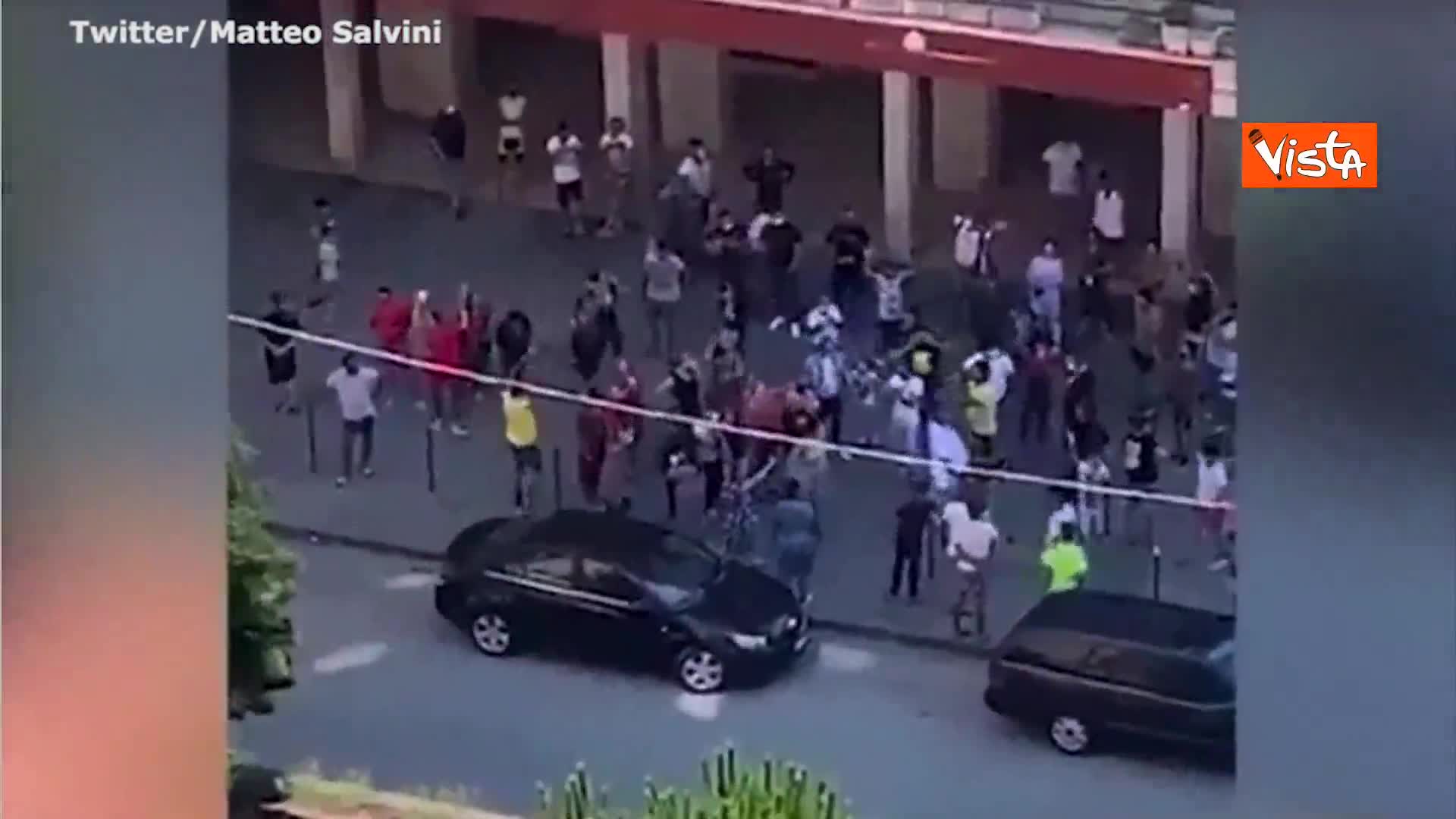 Mondragone, proteste e tensioni nella zona rossa, esercito in strada