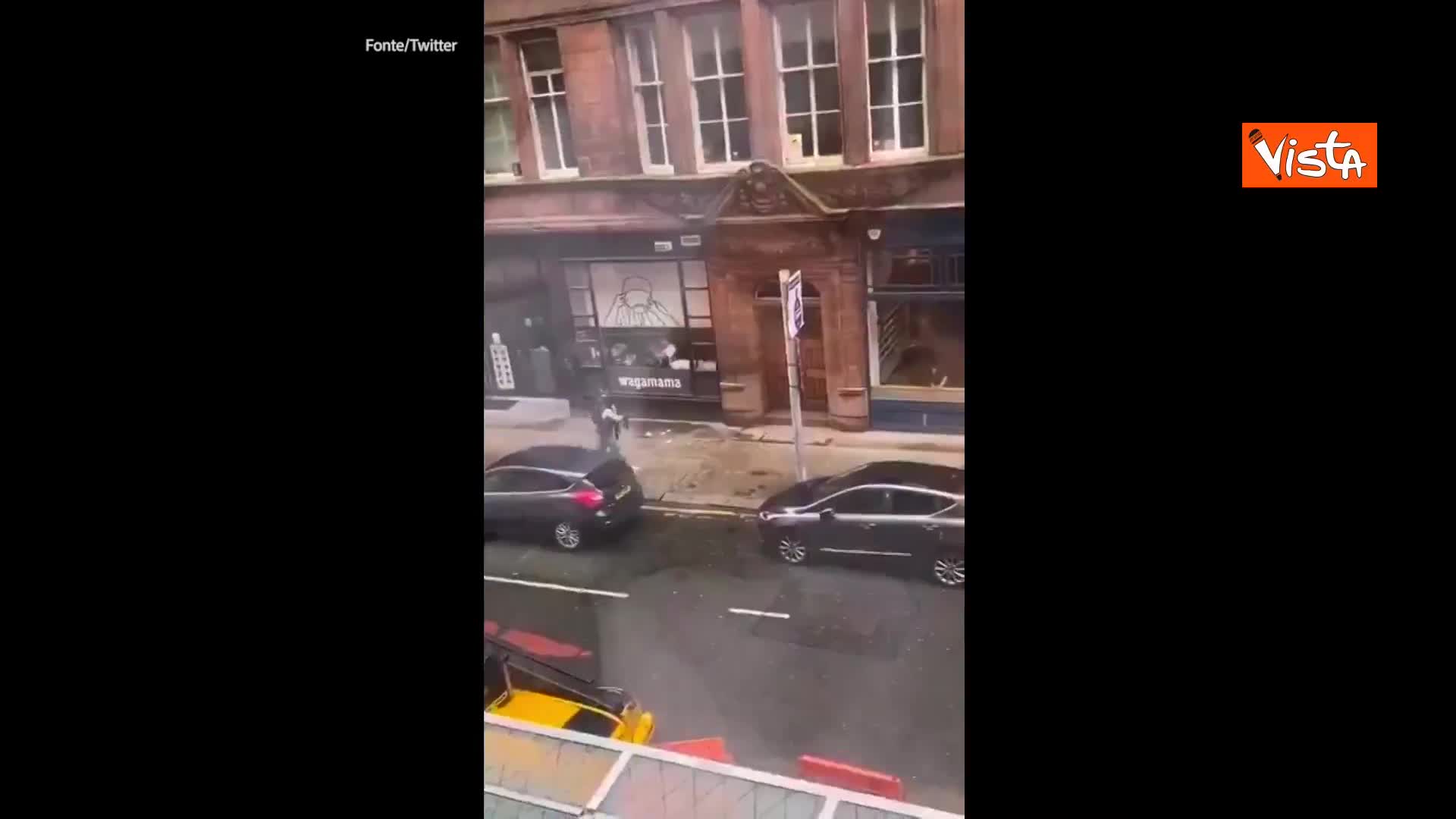 Accoltellamento in un hotel di Glasgow, assalitore ucciso e 6 feriti