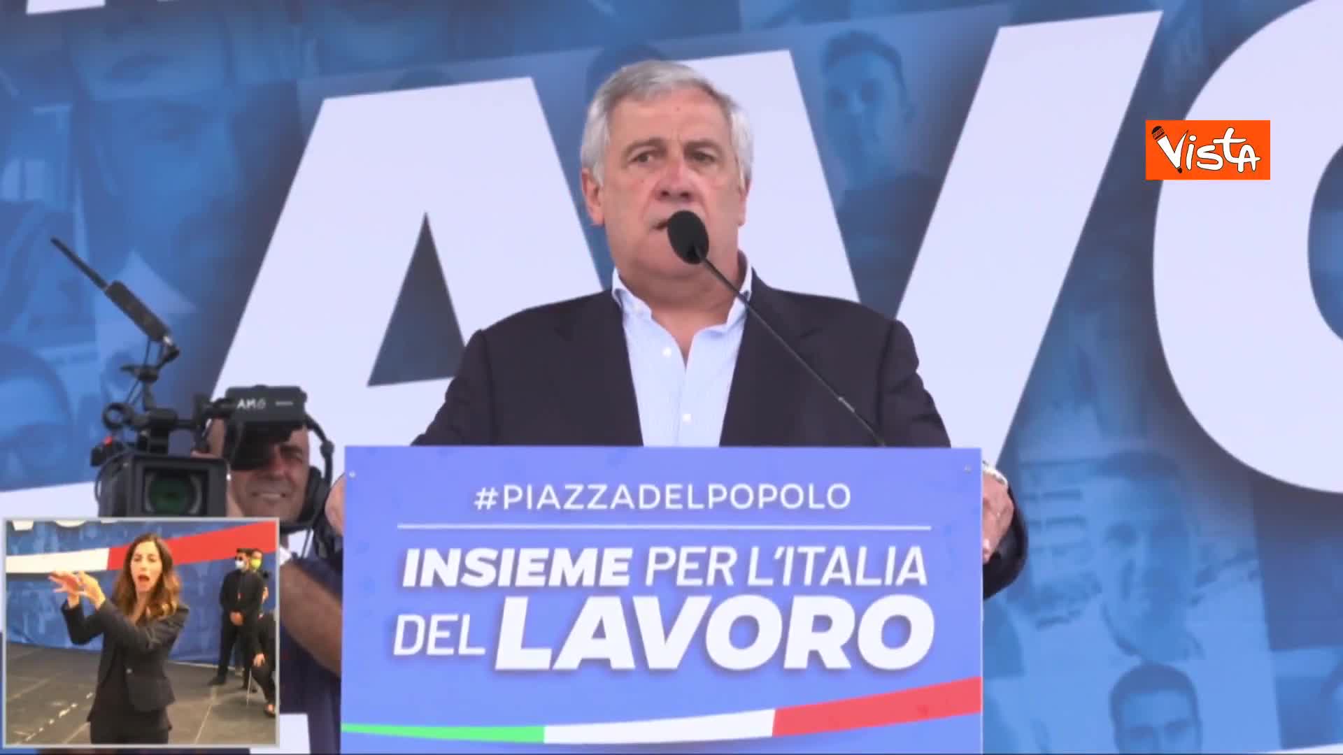 Berlusconi, Tajani: "Contro di lui plotone d'esecuzione con ordini dall'alto"