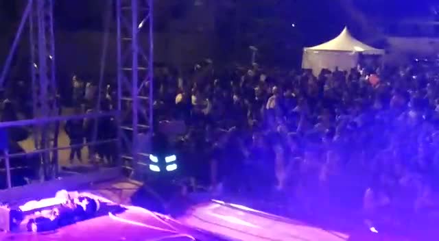 Marco Ravelli scatenato in consolle