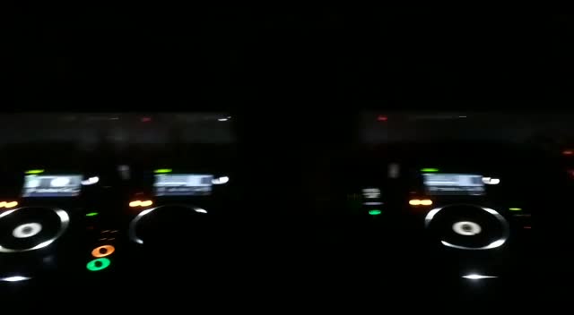 Dj Ravelli si prende la scena in consolle