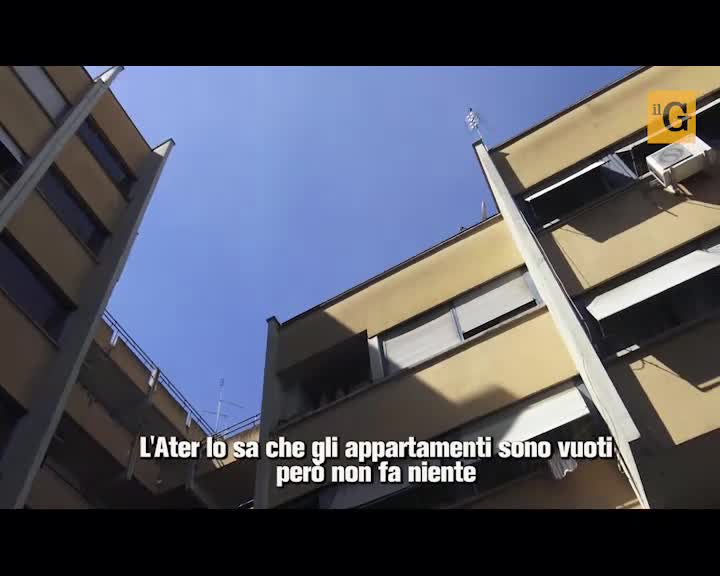 Torre Maura, paura per le occupazioni dei rom: "Così ci prendono le case"