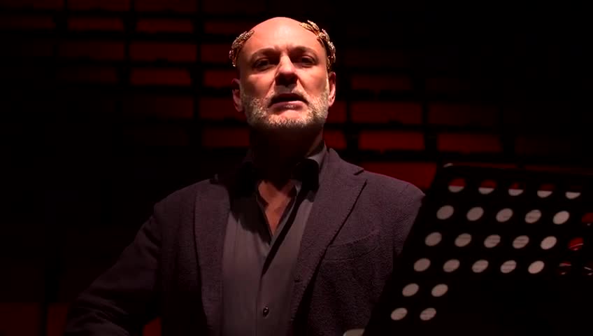 Lamorgese all'Inferno, Meloni in Paradiso: la #CommediaDivina di Sylos Labini