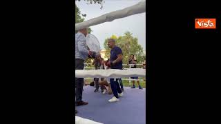 Zingaretti come Rocky, si allena nella boxe a piazza Vittorio a Roma
