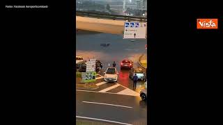 Nubifragio a Malpensa, allagata strada che conduce all'aeroporto
