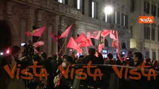La piazza di Gualtieri canta 'Bella Ciao', le immagini