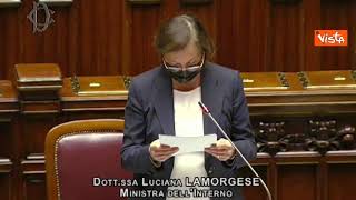 Lamorgese: "Agente in borghese tra manifestanti durante assalto camionetta ne verificava stabilità"