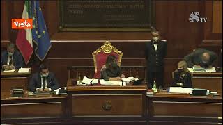 Licheri chiede la parola, Casellati: "Ha già parlato Perilli, si metta d'accordo con il suo gruppo"