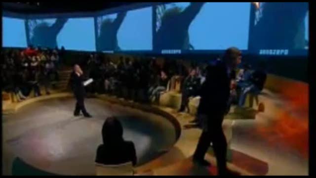 Sgarbi contro Grillo ad Annozero