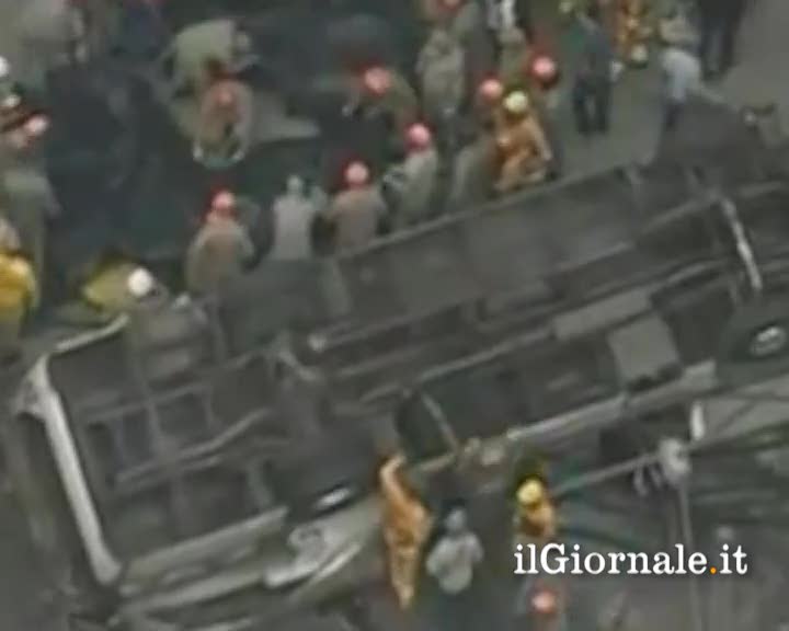 Brasile, autobus cade da un ponte