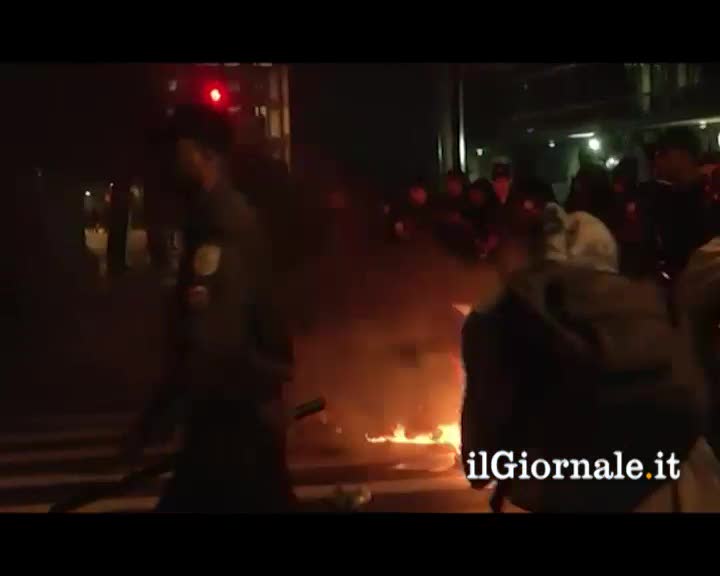 Notte di guerriglia a Rio de Janeiro