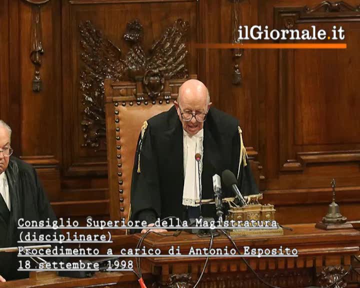Tutti gli altarini del giudice: le accuse a Esposito
