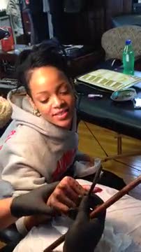 Rihanna, tatuaggio sofferto