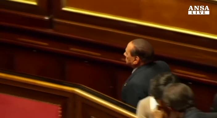 Berlusconi media per tenere unito il Pdl