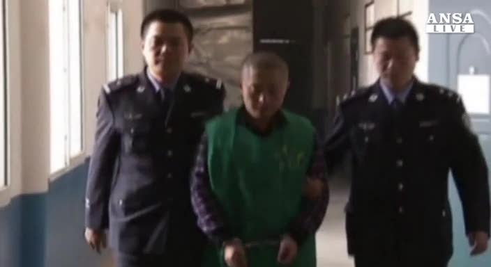 Cina, reporter costretto a confessare in tv