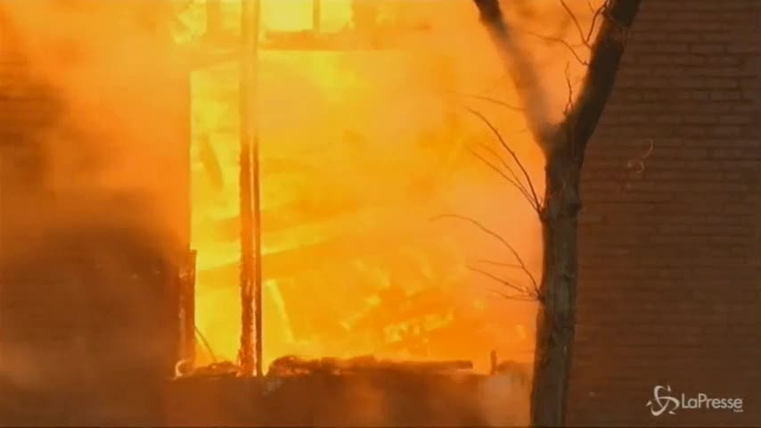 Incendio ed esplosione a Minneapolis